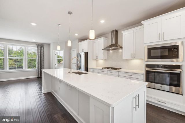 13212 WOODLAND PARK RD, Herndon, VA 20171