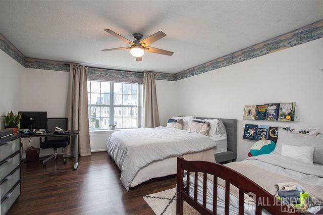 9 Wilmbelton Court, Edison, NJ 08820