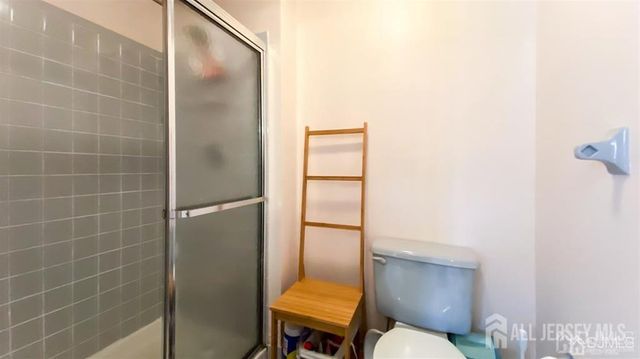 9 Wilmbelton Court, Edison, NJ 08820