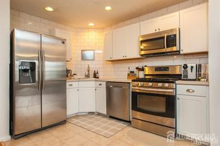 9 Wilmbelton Court, Edison, NJ 08820