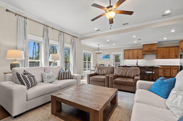 74 Buxtons Way, Freeport, FL 32439