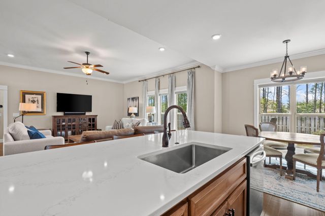 74 Buxtons Way, Freeport, FL 32439