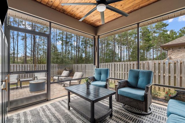 74 Buxtons Way, Freeport, FL 32439