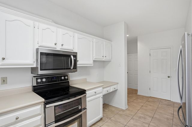 4502 N FALLWOOD CT, Columbia, MO 65203