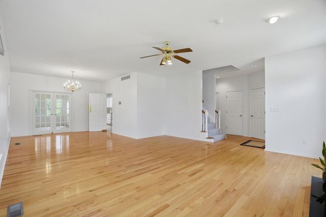 4502 N FALLWOOD CT, Columbia, MO 65203