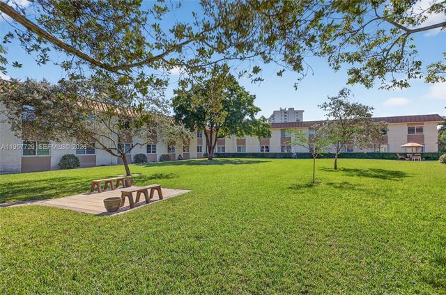 9 NE 19th Ct 104C, Wilton Manors, FL 33305