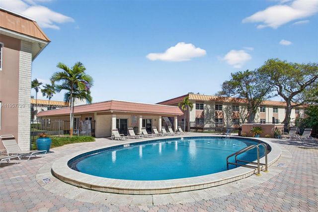 9 NE 19th Ct 104C, Wilton Manors, FL 33305