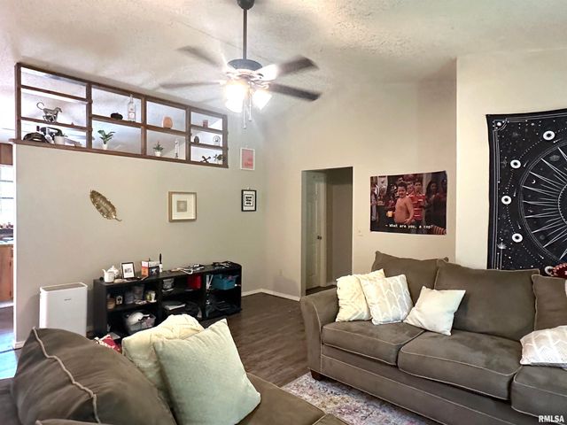 1034 CEDAR CREEK Road, Makanda, IL 62958