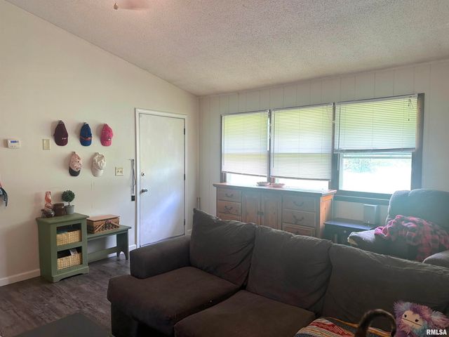 1034 CEDAR CREEK Road, Makanda, IL 62958