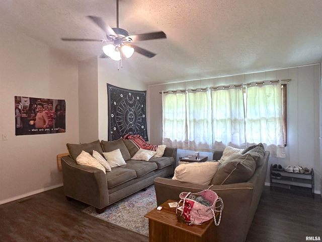 1034 CEDAR CREEK Road, Makanda, IL 62958