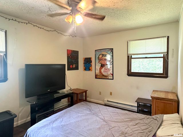 1034 CEDAR CREEK Road, Makanda, IL 62958