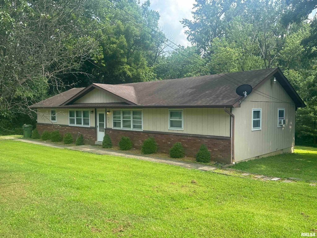 1034 CEDAR CREEK Road, Makanda, IL 62958