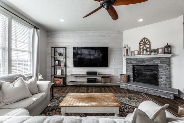 5345 Crowley Parkway, Whitestown, IN 46075