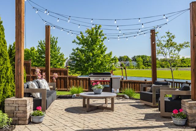5345 Crowley Parkway, Whitestown, IN 46075