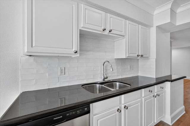 7734 Meadow Road 219, Dallas, TX 75230