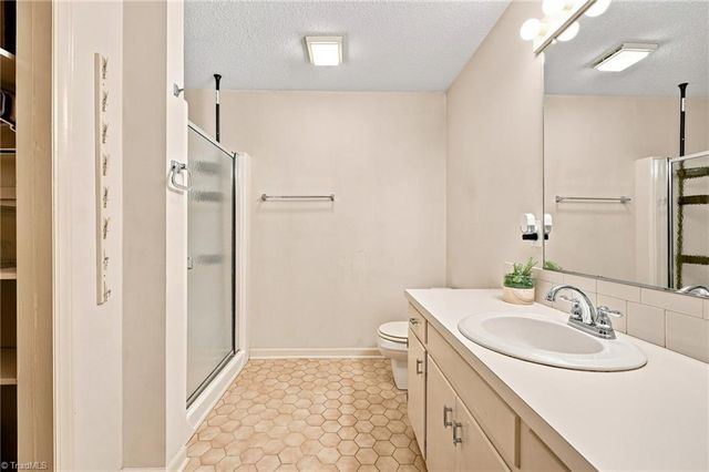100 Brandon Court, Lexington, NC 27295