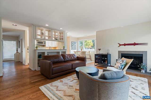 301 2nd St NW Apt C, Charlottesville, VA 22902