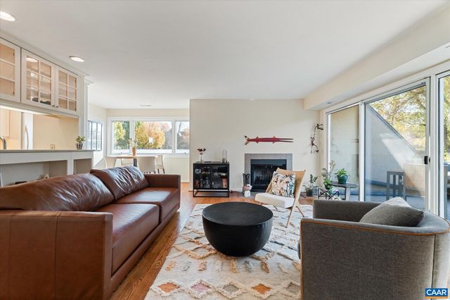 301 2nd St NW Apt C, Charlottesville, VA 22902