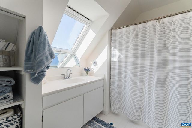 301 2nd St NW Apt C, Charlottesville, VA 22902