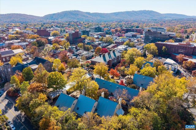 301 2nd St NW Apt C, Charlottesville, VA 22902