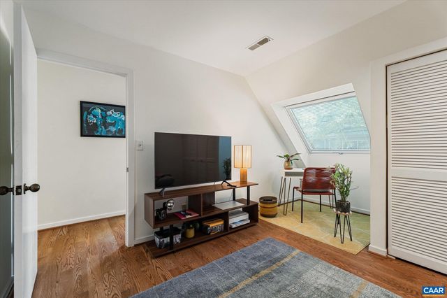 301 2nd St NW Apt C, Charlottesville, VA 22902