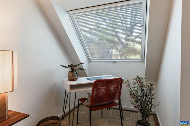 301 2nd St NW Apt C, Charlottesville, VA 22902