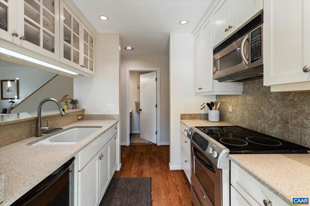 301 2nd St NW Apt C, Charlottesville, VA 22902