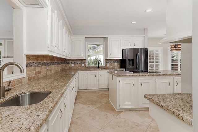 2 Silverstrand Place, The Woodlands, TX 77381