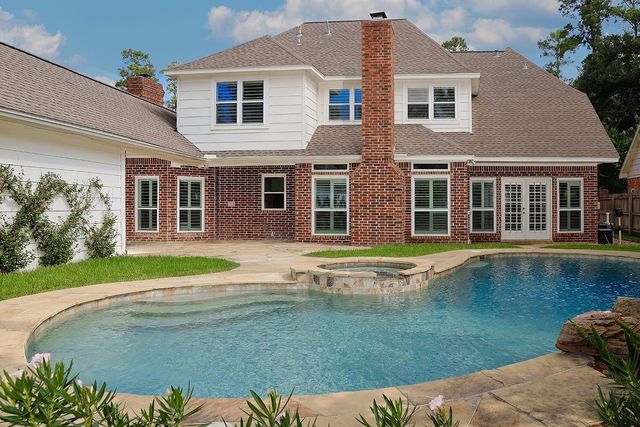 2 Silverstrand Place, The Woodlands, TX 77381