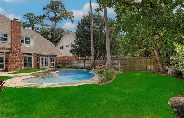 2 Silverstrand Place, The Woodlands, TX 77381