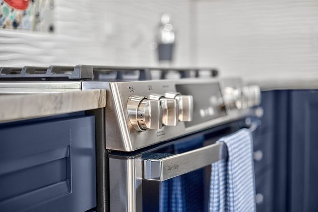 28 Chipman Rd, Sandwich, MA 02563