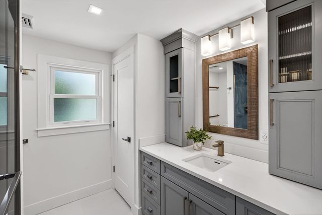 28 Chipman Rd, Sandwich, MA 02563