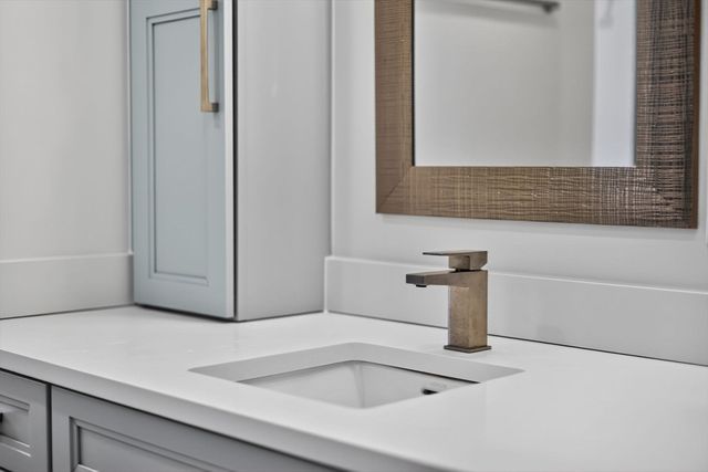 28 Chipman Rd, Sandwich, MA 02563