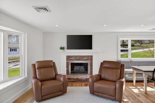 28 Chipman Rd, Sandwich, MA 02563