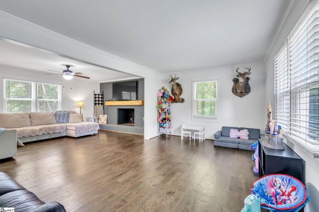 121 Forest Park Drive, Easley, SC 29642