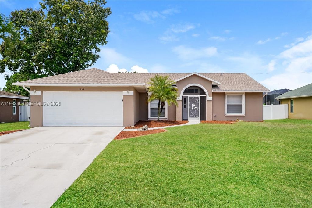 667 SW Seagull Ter, Port St. Lucie, FL 34953