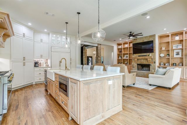 115 Lantana Court, Poolville, TX 76487