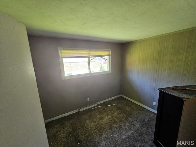 9731 Lanier Drive, St Louis, MO 63136