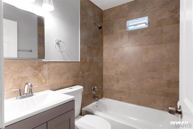 8246 Montreal Drive, University City, MO 63132