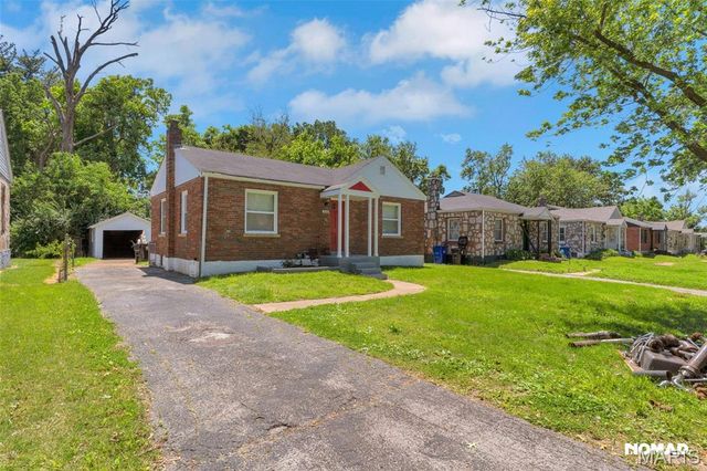 8246 Montreal Drive, University City, MO 63132
