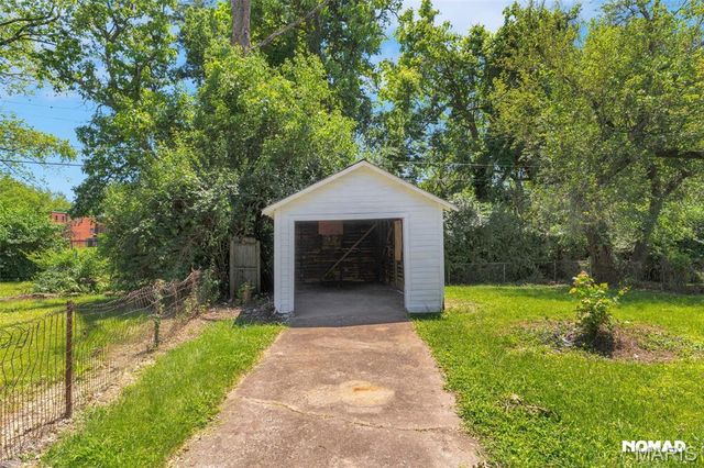 8246 Montreal Drive, University City, MO 63132
