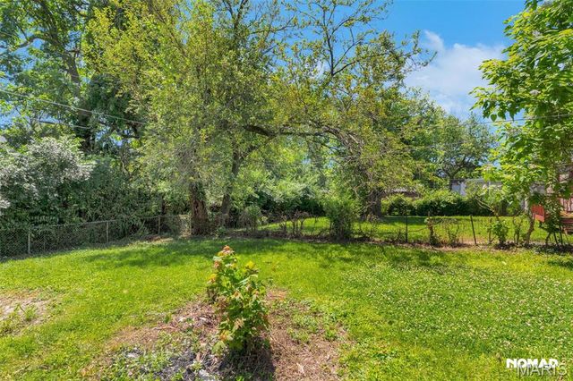 8246 Montreal Drive, University City, MO 63132