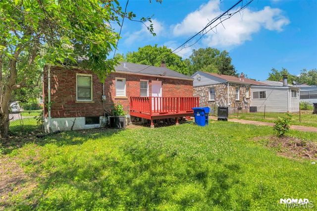 8246 Montreal Drive, University City, MO 63132