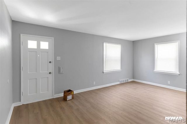 8246 Montreal Drive, University City, MO 63132