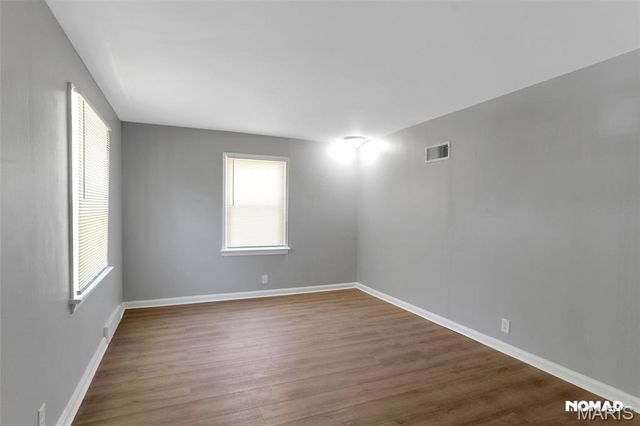 8246 Montreal Drive, University City, MO 63132