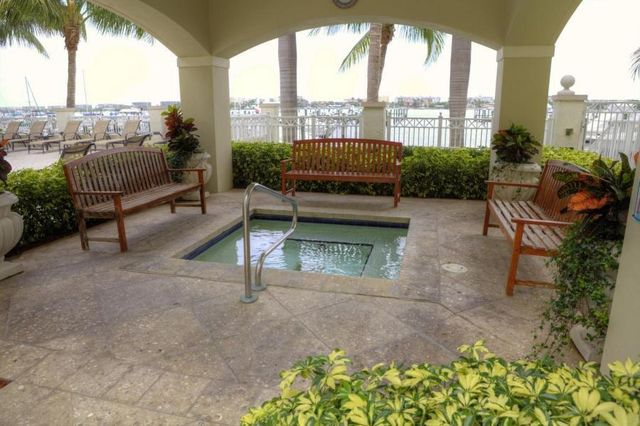 804 E Windward Way, Lantana, FL 33462