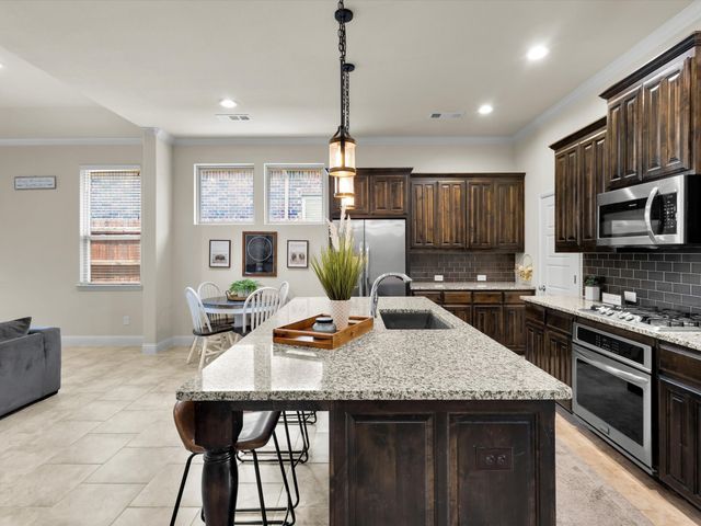 5933 Dunnlevy Drive, Fort Worth, TX 76179