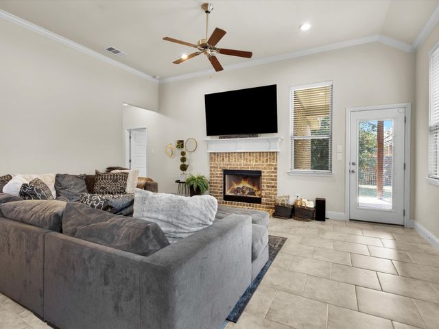 5933 Dunnlevy Drive, Fort Worth, TX 76179