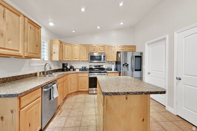 3439 W 2400 S, Syracuse, UT 84075