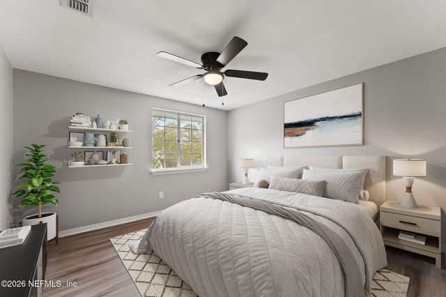 8190 LOCH LOMOND Lane, Jacksonville, FL 32244